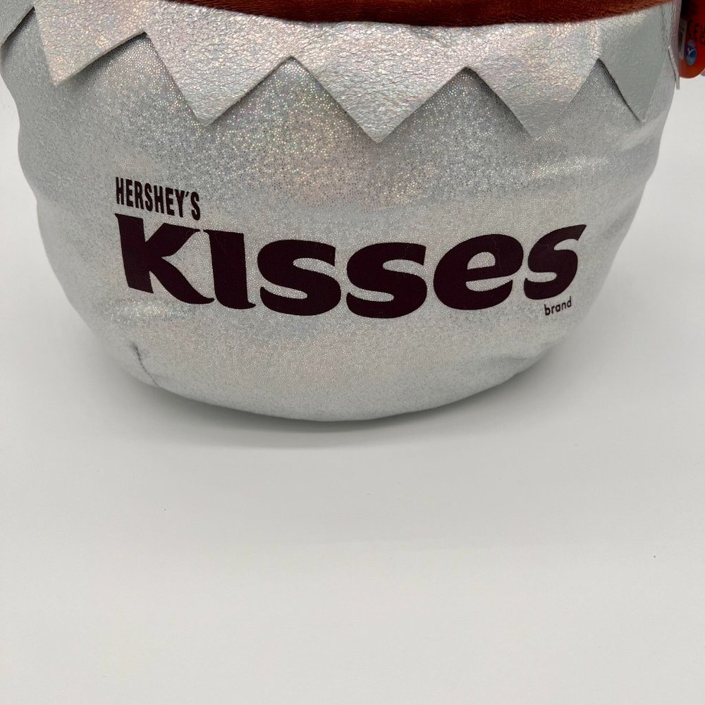 NWT 🥀 12" Wade the Hershey's Kiss Wolf Squishmallow - Picture 10 of 10